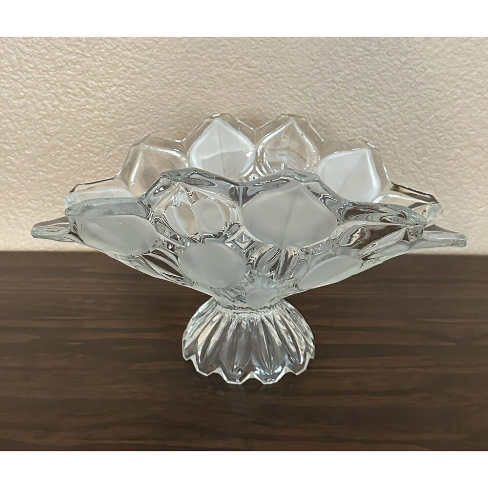 Toscana Pattern by Crystal Clear Industries  Frosted Lead Crystal Banana Basket